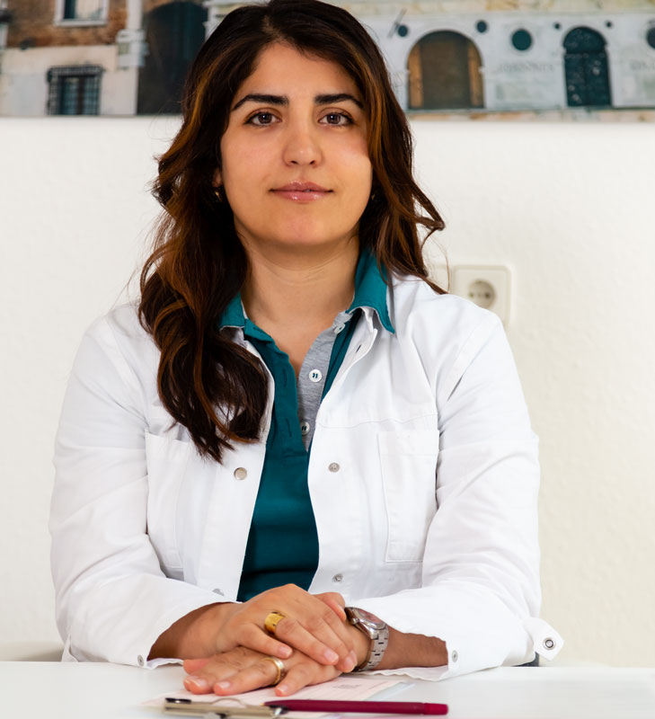 Porträt Schabnam Afsah - Fachärztin für Frauenheilkunde & Geburtshilfe